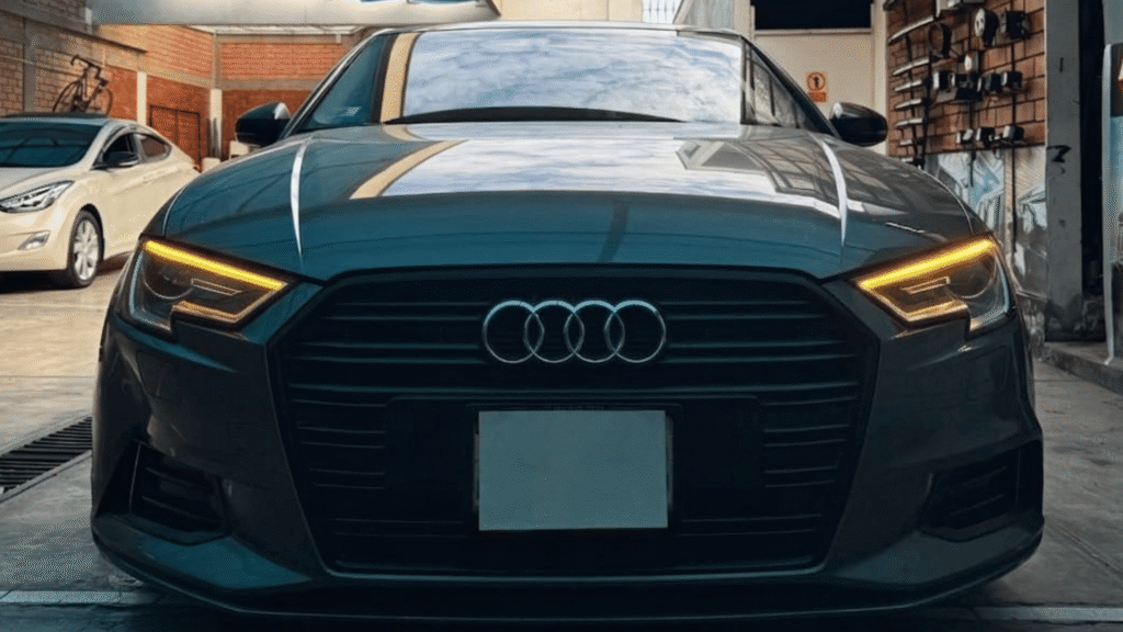 Audi A3 con falla de luz diurna LED Faros Audi amarillentos reparación San Borja.