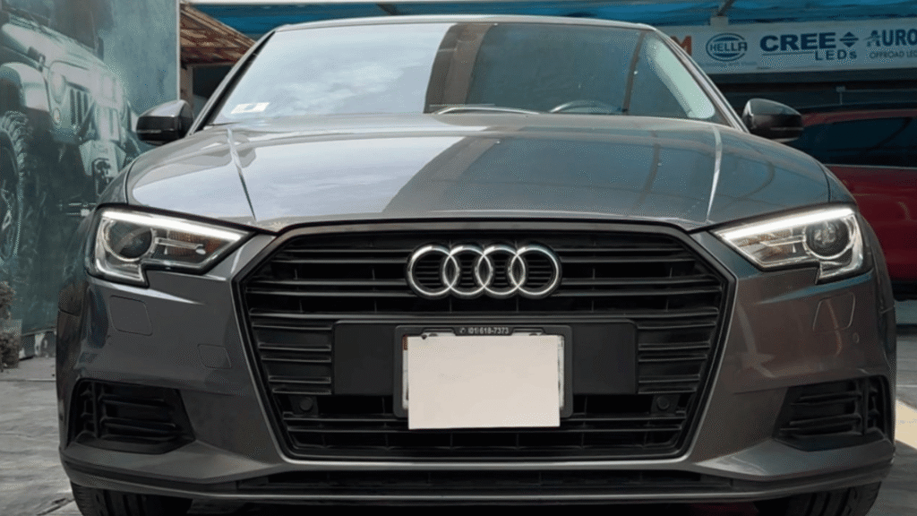 Reparación profesional de faros Audi A3 en San Borja Restauración de faros LED Audi A3 Lima Autosled.